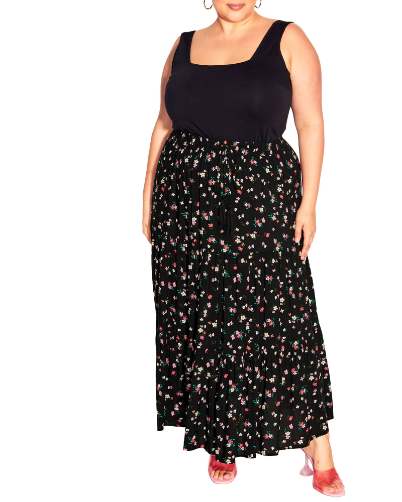 Front of a model wearing a size S SKIRT PEYTON PRT in Floral Vibes by City Chic. | dia_product_style_image_id:300233
